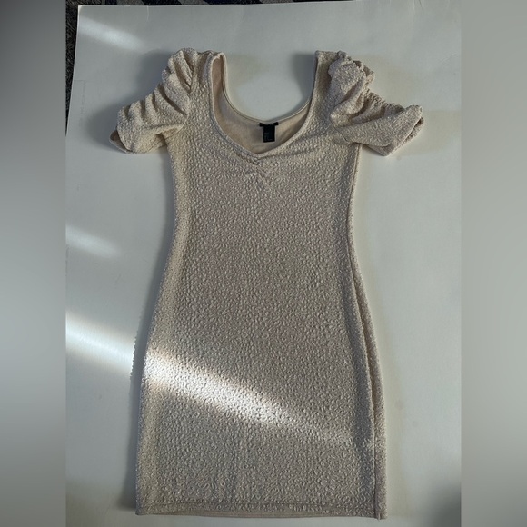 H&M Cream Bodycon Dress with Puff Sleeves and V-Neck - Picture 6 of 8